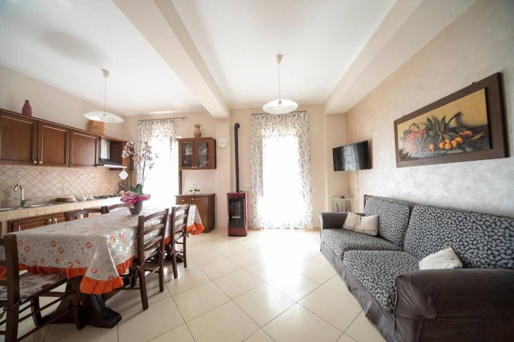 Casa Vacanze Il Fischio Del Vento Zafferana Etnea Dış mekan fotoğraf